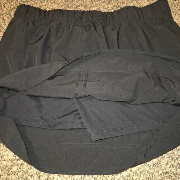 Coco + Carmen Norah Skort with Zipper Pocket Medium - Picture 3 of 3